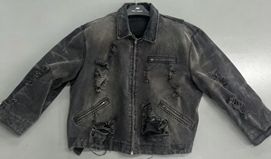 Chaqueta Bomber Personalizada con Estampado de Periódico Desgastado, Estilo Denim Lavado, Cierre Frontal con Cremallera, Servicio OEM - Product Image 2