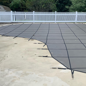 Cubierta de seguridad para <span class=keywords><strong>piscina</strong></span> de alta resistencia con bordes reforzados para evitar ahogamientos, hecha en China con la mejor calidad, tamaño personalizado a precio económico. - Product Image 1
