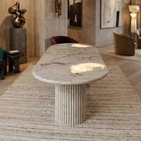 Table à manger en quartzite Patagonia YUANDA, plateau en pierre translucide de luxe avec base à double piédestal cannelé, table moderne en quartzite