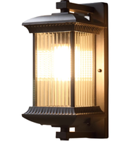 Lampes solaires murales extérieures antiques en aluminium Lanterne de jardin montée sur le mur Étanche LED extérieur avec diffuseur en verre