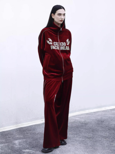 Conjuntos Deportivos Unisex de 2 Piezas, Conjuntos de Chándal Personalizados de Terciopelo con Pedrería Brillante, Traje Deportivo de Terciopelo con Cristales - Product Image 3