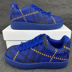 Nouveautés Arrivées Chaussures de Luxe de Haute Qualité Chaussures de Créateur pour Hommes Bleues à Lacets Marque Célèbre Sneakers Chaussures de Course et de Marche pour Femmes - Product Image 1