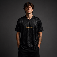 Gotisches Noir-Schwarzes Fußballtrikot mit Verziertem Damast-Jacquard, Komplett Schwarzes Vintage-Sportshirt