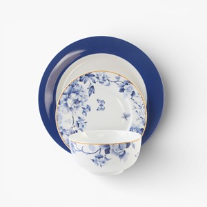 <span class=keywords><strong>Service</strong></span> de table en porcelaine bleu et blanc, assortiment de couleurs bleu marine, comprenant une assiette plate, une assiette à dessert, une tasse à thé et une soucoupe - Product Image 4