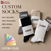 Chaussettes de sport unisexes en coton à imprimé graphique audacieux Hip Hop pour skateboard, style streetwear, vente en gros
