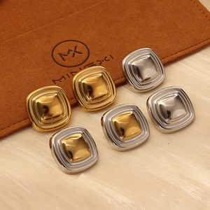 Pendientes <span class=keywords><strong>de</strong></span> <span class=keywords><strong>dos</strong></span> tonos para mujer <span class=keywords><strong>de</strong></span> acero inoxidable chapado en oro <span class=keywords><strong>de</strong></span> 18K, pendientes <span class=keywords><strong>de</strong></span> joyería <span class=keywords><strong>de</strong></span> moda cuadrados hinchados, pendientes gruesos <span class=keywords><strong>de</strong></span> estilo Ins - Product Image 1