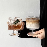 Tasse à thé glacé Americano de style Instagram, design moderne et simple, écologique, en verre à haute tige, design de niche en relief
