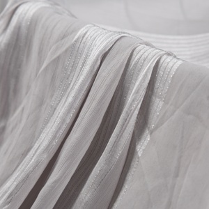 Tessuto per Sciarpe in Chiffon di Poliestere B3 Ecologico con Filo Argentato, Jacquard a Righe, Antistatico e Traspirante per Abiti da Ragazza - Product Image 3