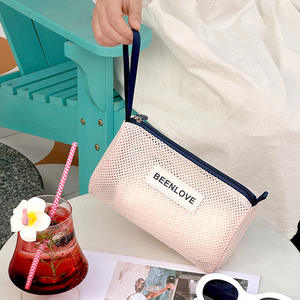 Bolsa de natación de malla Beenlove, color rosa claro, bolsa de almacenamiento portátil para artículos de aseo de viaje, un compartimento - Product Image 2