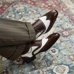 รองเท้าหนังแท้สไตล์อังกฤษแบบ Brogue Oxford สำหรับผู้ชาย เหมาะสำหรับธุรกิจ น้ำหนักเบา ระบายอากาศได้ดี ปิดแบบผูกเชือก สีดำ-ขาว - Product Image 2