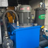 Machine de moulage par extrusion-soufflage directe usine pour la production de contenants cosmétiques creux en PEHD de 100 ml à 1 L