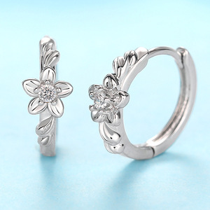 Orecchini Floreali con Zirconi per Donne, Eleganti Orecchini a Fiore, Gioielli alla Moda per Uso Quotidiano, Idea Regalo - Product Image 1