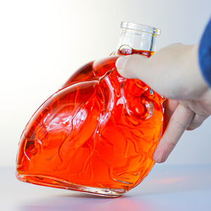 Bouteille transparente en forme de coeur de 750ml 1000ml en verre de liqueur vin whisky vodka <span class=keywords><strong>tequila</strong></span> de conception unique avec liège - Product Image 3