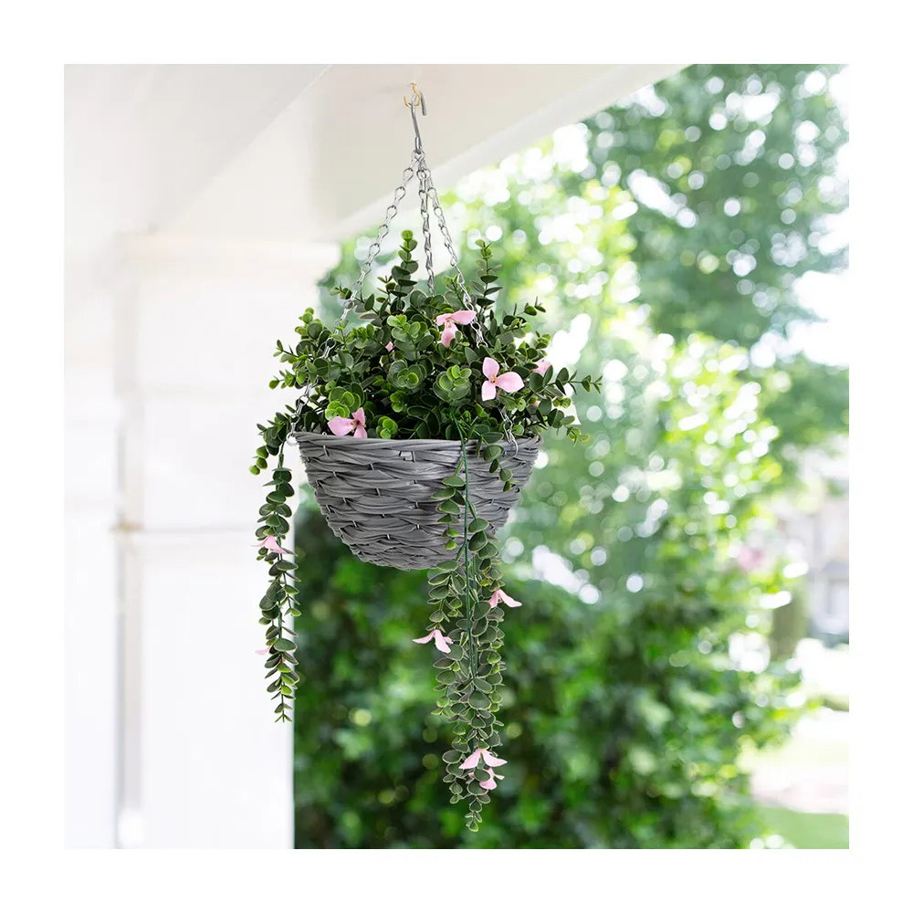 Hoja de eucalipto de imitación realista a precio barato con arreglo de flores rosas en la cesta para la decoración de la boda de la Oficina del jardín de la habitación del hogar