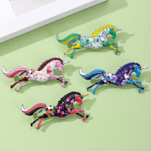 YINI デザイナーファッションブローチ レトロユニコーン 亜鉛合金 ロジウムメッキ ブローチピン 超美しい高級ポニーオイルギフト - Product Image 1