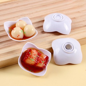 สติกเกอร์ติดตู้เย็นรูปจานเรซิ่นขนาดเล็ก ลายอาหารจีน ตุ๋นปลาและขาหมู ของตกแต่งห้อง - Product Image 2