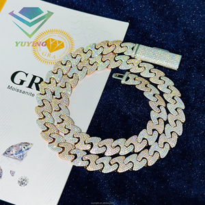 สร้อยคอแบบ Cuban Link ลายจมูกหมูสองสี ประดับเพชร VVS Moissanite ผ่านการทดสอบเพชร ชุบทอง เงินแท้ 925 พร้อมใบรับรอง GRA - Product Image 4