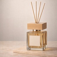 Diffuseur de parfum en verre carré de 200 ml avec bouchon en bois, parfum frais, sans alcool et sans plomb
