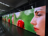 Écran LED d'intérieur couleur pleine P2, économie d'énergie, HDR10, 4K, fréquence de rafraîchissement 3840Hz, adapté à l'installation murale