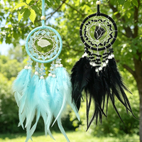 Mini attrape-rêves faits à la main en gros avec plumes colorées et pierres de cristal brutes pour décorations suspendues