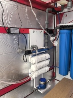 Distributeur d'eau par osmose inverse à monnayeur, avec pompe à réservoir sous pression, filtration 4 niveaux, productivité 125 L/heure
