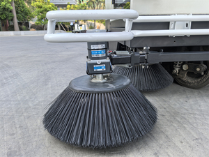 Robot de Limpieza de Pisos Autónomo Comercial, para Exteriores, con Batería de 36V/105Ah y Contenedor de Polvo de 160L - Product Image 4