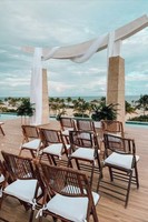 Chaise de banquet de mariage en bois et cuir portable et démontable bon marché pour l'extérieur, le jardin, l'hôtel, les événements, la terrasse