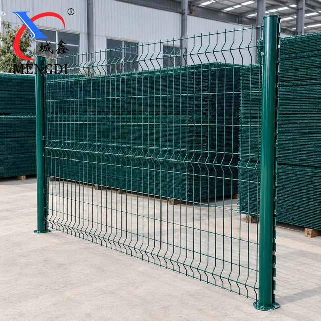 Durable Cheap Galvanized 3D Bending Curved Welded Wire Mesh Fence Outdoor Garden PVC Coated 3D Triangle Fence Panel