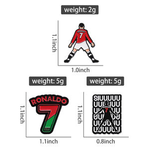 Broche esmaltado de 7 ° jugador de fútbol Ronaldo portero diseño creativo deporte Metal insignia vestir Punk solapa Pin - Product Image 6