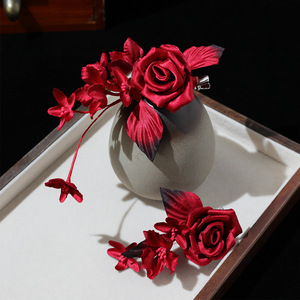 Nuevo estilo original, estilo chino antiguo, exquisita horquilla para el cabello con flor de rosa de tela hecha a mano para novias. - Product Image 1