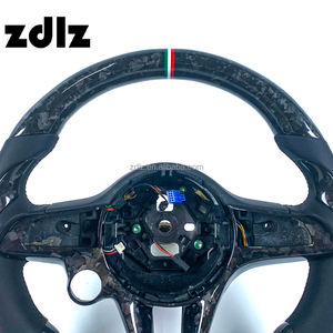 Volant personnalisé en cuir lisse et fibre de carbone forgée pour <span class=keywords><strong>Alfa</strong></span> <span class=keywords><strong>Romeo</strong></span> Giulia Stelvio 2016 2017 2018, <span class=keywords><strong>accessoires</strong></span> intérieurs de voiture - Product Image 4