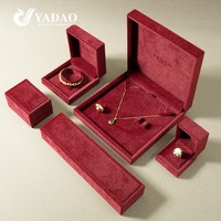 Boîte à bijoux de luxe en velours rouge YADAO, logo personnalisé pour collier, bracelet, pendentif, boîte à double anneaux, organisateur d'emballage