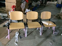 Chaise empilable en contreplaqué avec structure en acier thermolaqué, chaise de conférence