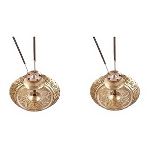 Quemador de incienso de latón hecho a mano con diseño floral de 6 cm de diámetro para uso religioso - Product Image 6