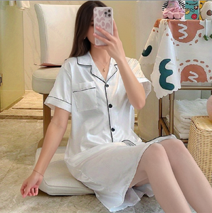 Venta al por mayor camisón <span class=keywords><strong>de</strong></span> novia pijama verde Tex logotipo personalizado batas <span class=keywords><strong>de</strong></span> satén <span class=keywords><strong>de</strong></span> seda mujeres ropa <span class=keywords><strong>de</strong></span> dormir SPA <span class=keywords><strong>vestido</strong></span> <span class=keywords><strong>de</strong></span> belleza - Product Image 2