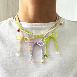 Parure de bijoux tendance en cristal, faite à la main, avec nœud mignon, pour femme, <span class=keywords><strong>collier</strong></span> et boucles d'oreilles ajustables en perles faites à la main - Product Image 1