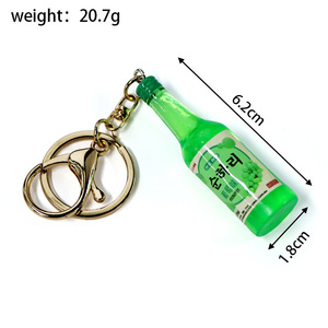 Porte-clés en résine de simulation, <span class=keywords><strong>bouteille</strong></span> de bière ou de boisson, mini-pendentif 3D en forme de <span class=keywords><strong>bouteille</strong></span> de boisson - Product Image 5