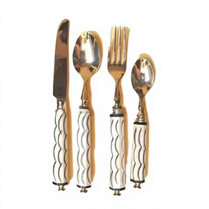 Vaisselle en acier inoxydable finie or, ensemble de couverts faits à la main avec poignée en résine, ensemble de couverts bon marché pour le service de table - Product Image 1