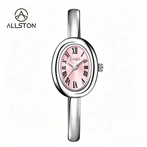 Montre Femme Élégante et Tendance 2026, Boîtier en Alliage Doré, Petit Cadran Ovale, Chiffres Romains, Étanche - Product Image 6