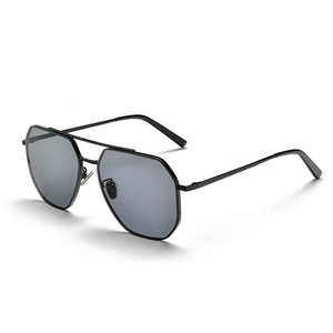 Gafas de Sol Polarizadas de Alta Gama para Hombre 2026, Nuevas Gafas de Piloto con Espejo Tipo Toad, Montura Metálica y Lentes TAC, Gafas de Sol de Lujo - Product Image 3