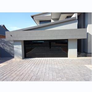 Portes <span class=keywords><strong>de</strong></span> <span class=keywords><strong>garage</strong></span> en verre isolé à sectionnement vertical <span class=keywords><strong>de</strong></span> conception moderne, noires, en vente chaude - Product Image 5