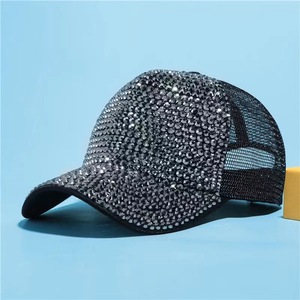 Venta al por mayor de ala curva de 6 paneles con diamantes de imitación ostentosos gorras de béisbol con logotipo bordado de letras sombreros de poliéster - Product Image 6