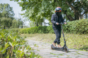 สกู๊ตเตอร์ไฟฟ้าพับได้ KuKirin S1 Max โครงเหล็ก หน้าจอ LED ระบบกันสะเทือนหลัง เหมาะสำหรับใช้ในมหาวิทยาลัย บริการจัดส่ง และเช่าเป็นกลุ่ม - Product Image 4