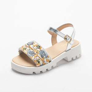 Новые модные летние сандалии для девочек <span class=keywords><strong>2026</strong></span> года: милые, с ремешком на щиколотке, регулируемой пряжкой, мягкой подошвой и нескользящим покрытием для пляжа - Product Image 1