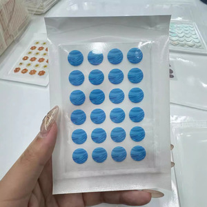 Parches para el acné con temática navideña al por mayor, compatibles con el maquillaje, absorbentes de pus, parches limpiadores de acné, parches hidrocoloides para eliminar el acné - Product Image 2