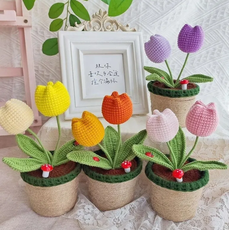 Uncinetto tulipano pianta in vaso su misura di colore e dimensioni fiori regali fidanzate Amigurumi decorazione della casa