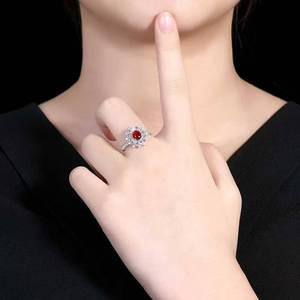 Bague en or massif 18 carats sertie d'un rubis de Mozambique non chauffé couleur sang de pigeon de 1,02 carat et de 48 diamants brillants, bague de fiançailles pour femme, pierre précieuse fine. - Product Image 6