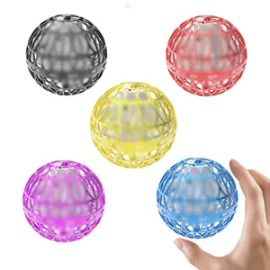 Sıcak 8.5mm uçan Spinner Boomerang topu sihirli 360 dönen Hover Mini Drone Led UFO uçan küre topu oyuncak çocuklar için