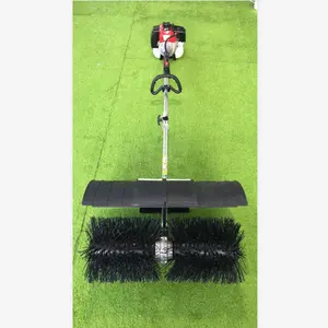 Hot Sale Hand-pushed Lawn Comber Brush Machine For Artificial Grass sweep