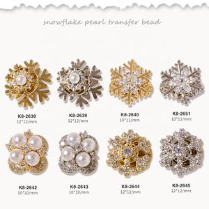 Paso Sico <span class=keywords><strong>2022</strong></span> Luxury Metal 3D Nail Art Charms Año Nuevo Copo <span class=keywords><strong>de</strong></span> nieve giratorio Diseño <span class=keywords><strong>de</strong></span> <span class=keywords><strong>invierno</strong></span> Spin Luxury Pearls Zircons Manicure - Product Image 1